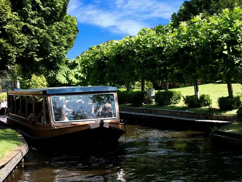 Boat & BBQ tour