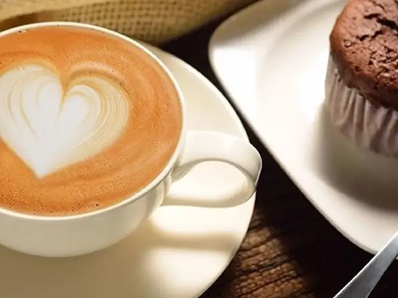 Coffee (1x) with Giethoorn Cake